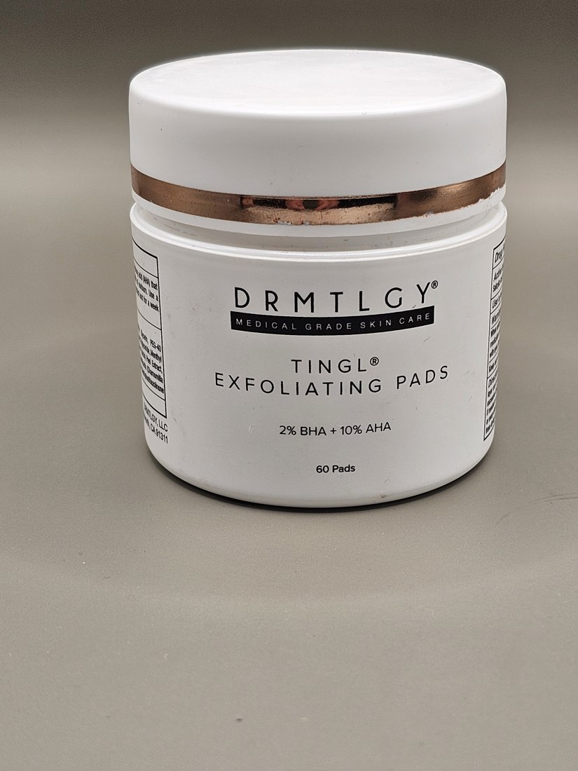 DRMTLGY Tingl exfoliating pads jar