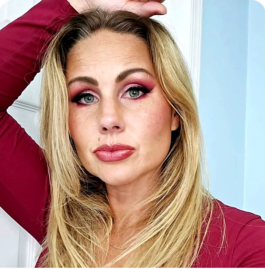 Bridget wearing her pink eyeshadow look